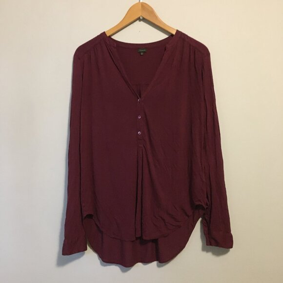 Babaton Dark Cherry Long Sleeve 1/4 Button Down Rayon Drop Hem Top - Picture 1 of 15